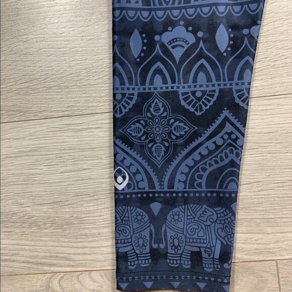 My Inner Fire Sacred Elephant Print Yoga Capri Crop Leggings - Picture 7 of 12